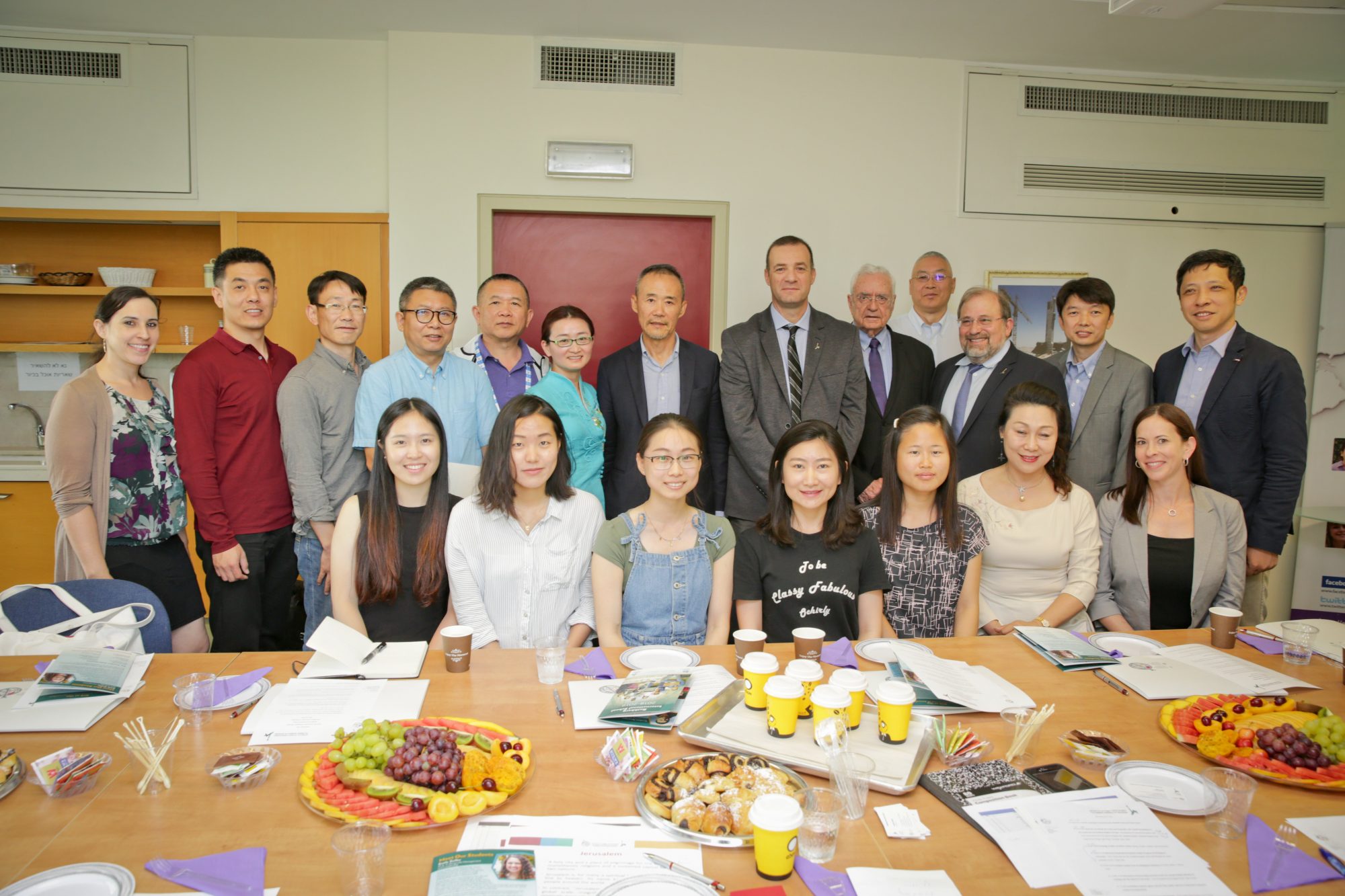 Chinese entrepreneur Wang Shi visits RIS