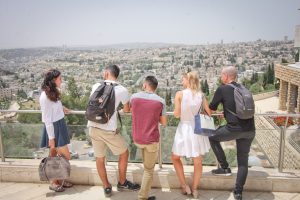 Rothberg students looking at Isawiya